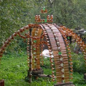 Декор из пластиковых бутылок