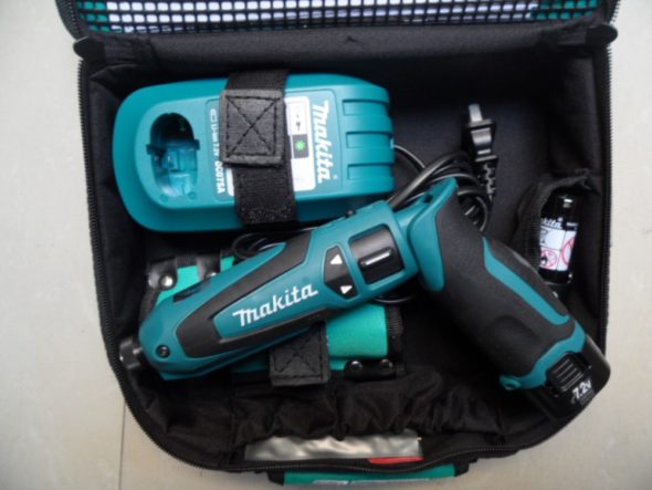 Профессиональная отвёртка Makita TD021DSE